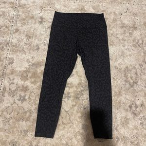 Lululemon Wunder Under 25” Size 10